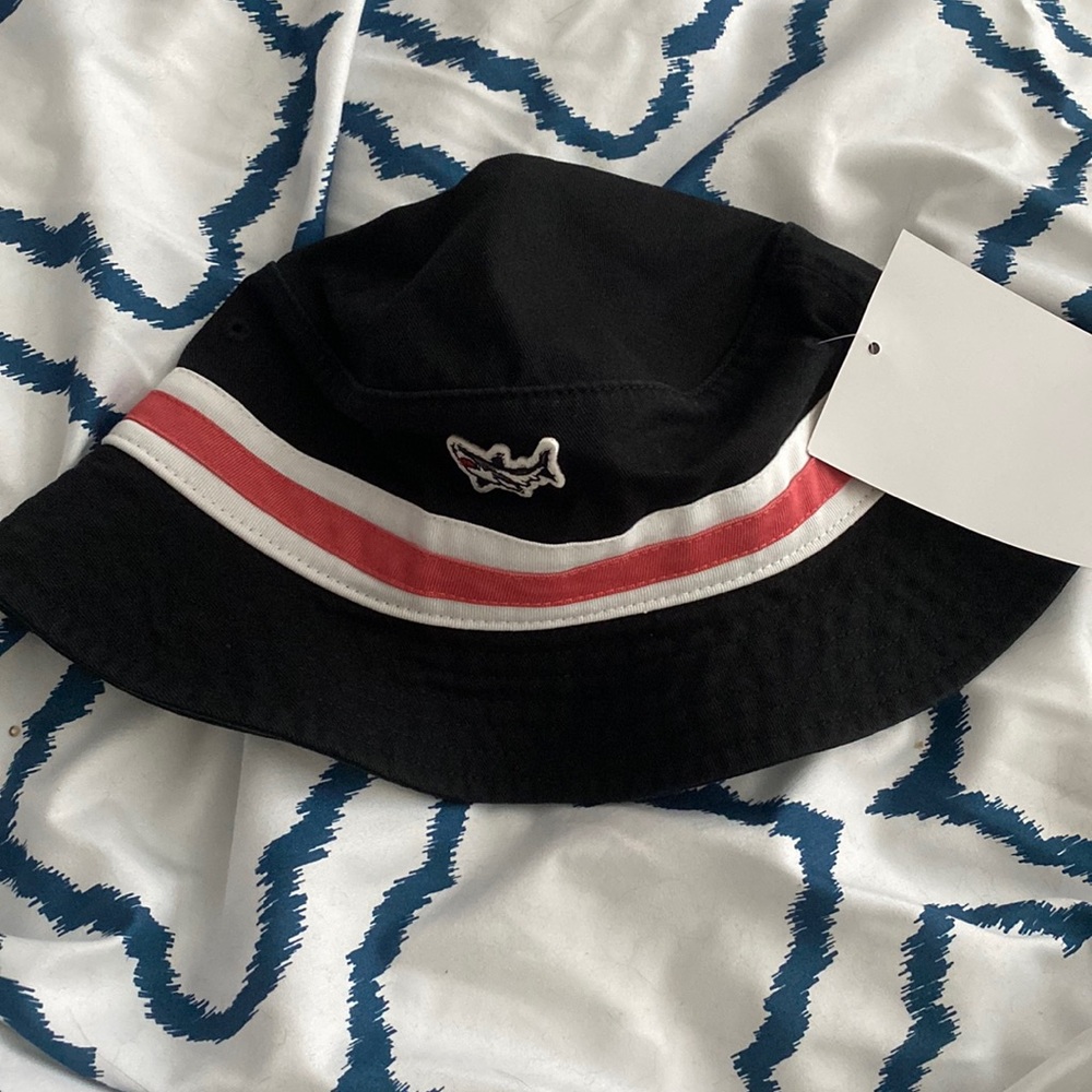 Bucket hat